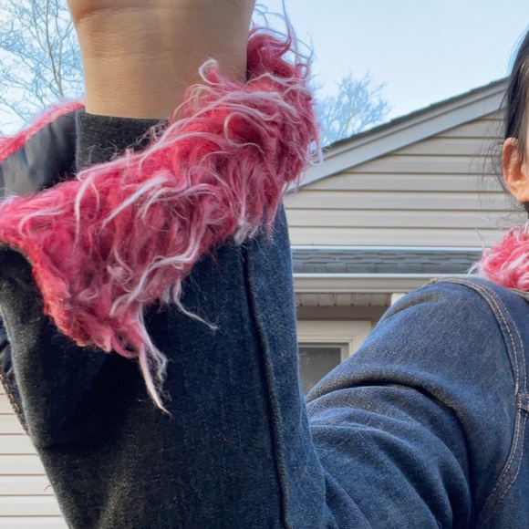 Jean jacket with red fur trim size large made in Italy - Picture 4 of 12